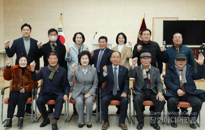 대전 동구의회 의장단, 새해 맞이 대한노인회 방문