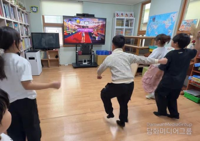 늘푸른지역아동센터 학생 대상 VR 기반 동작인식 스포츠 체험 현장