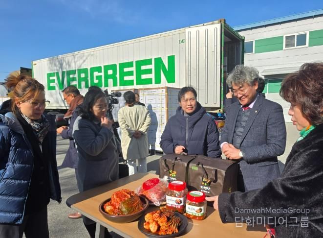 전남 김치 미국 수출 선적식 사진