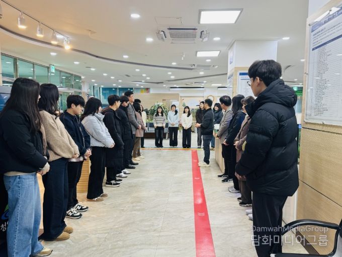 지난 20일 화요일 행복민원과 직원들이 친절 교육을 진행하고 있다.