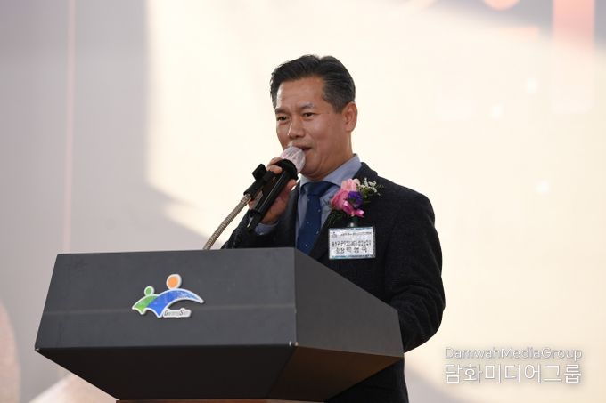 22일 광산구청 7층 윤상원홀에서 광산구 골목형상점가 상인연합회 회장 이‧취임식이 열린 가운데, 박형국 제4대 신임 회장이 취임사를 밝히고 있다.