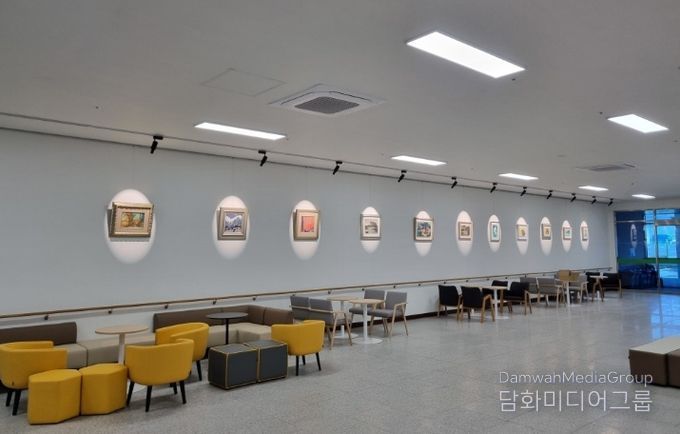 화순 어울림센터, 미술작품 갤러리 전시 모습