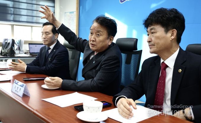 진천군청 기자실 방문