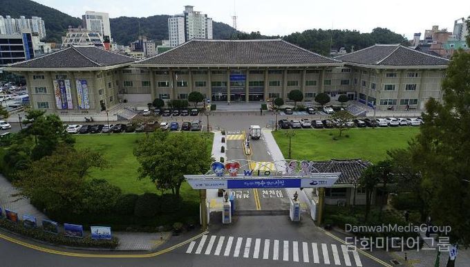 여수시는 산업현장 근로자의 안전의식 제고와 산업재해 예방을 위해 「2026년 통합안전교육 프로그램」 교육생을 모집한다.