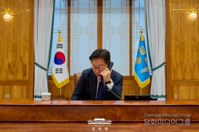 '또 럼' 베트남 당서기장 연임 축하 통화(청와대)