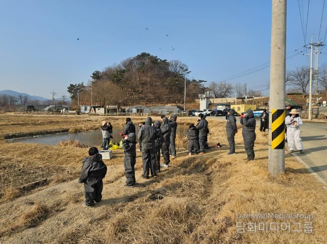 (김해시 ‘화포천습지 독수리축제’ 성료)2.철새탐조
