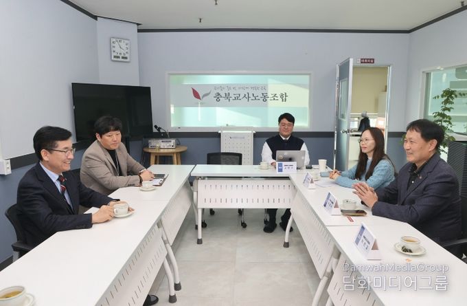 윤건영 교육감, 교원단체 및 교원노조 방문(사진4 충북교사노조)