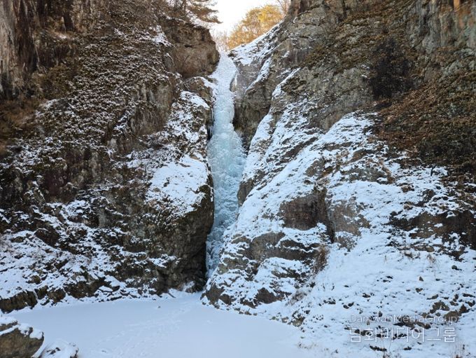 겨울에만 만나는 빙벽 장관