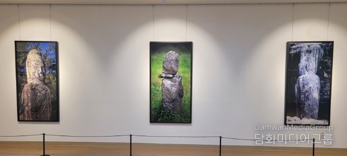 . ‘남겨진 돌, 흐르는 시간’ 展 전시장 전경