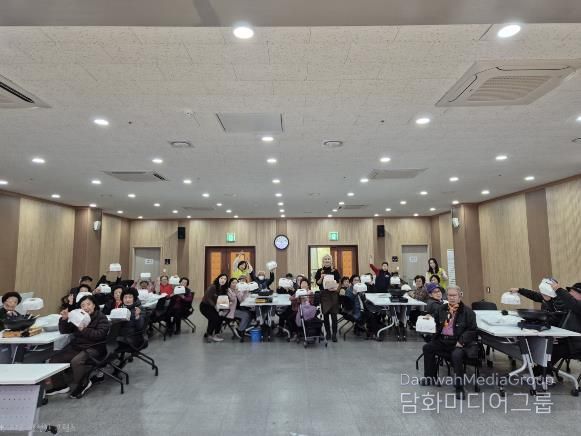 고성군, 공공실버주택 어르신들, 강정 만들며 설 명절의 정(情)을 나누다.