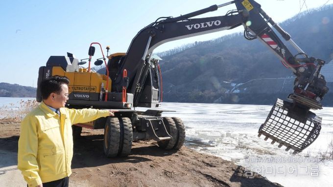 육동한 시장 얼음낚시터 파쇄현장 점검(사북면 원평리 일대)