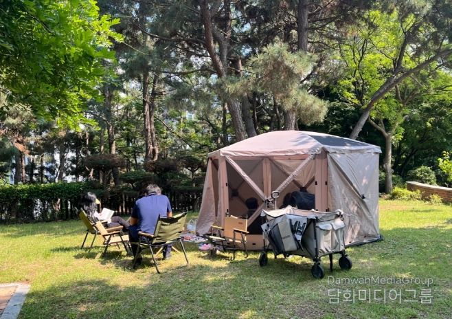 동부도서관은 오는 3~6월과 9~11월, 도서관 잔디광장에서 ‘도서관에서 북 피크닉’을 운영한다.