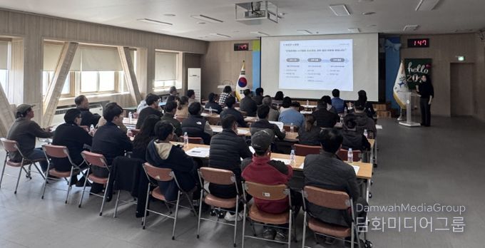 지난 25일 곡성군청 대통마루에서 실시된 ‘2026년 상반기 외국인 계절근로자 프로그램’ 사전교육