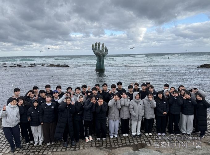 포항의 명소인 호미곶을 방문한 사격 국가대표 후보선수단.