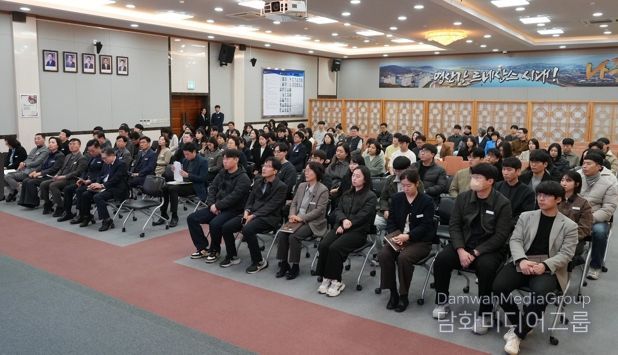 나주시, 3월 정례조회 개최…지역 발전 헌신 시민과 단체 표창