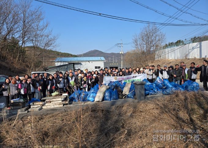 진접읍 이장협의회, 연평리 일대 ‘우리동네 새단장 쓰담데이’ 환경정화 활동 전개