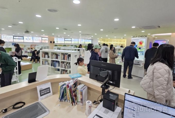 평생교육원 이도마루 도서관, 주말마다 북적 가족 독서 명소로 자리매김