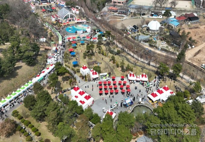 논산딸기축제장전경