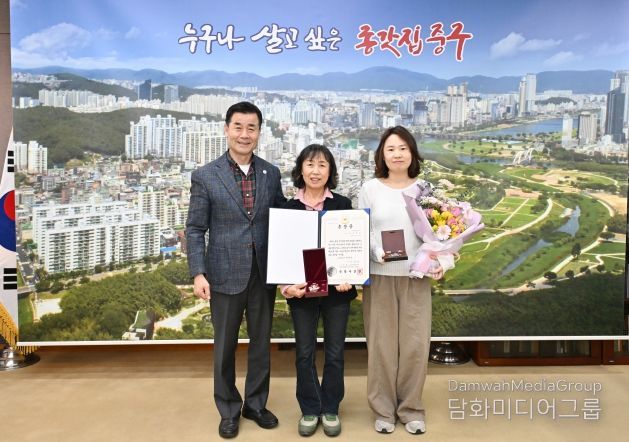 중구, 6·25전쟁 참전유공자 유족에게 화랑무공훈장 전수