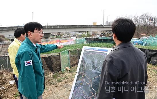 대구 동구청은 지난 30일, 하천·계곡 주변 불법 점용시설에 대한 점검과 관리를 위해 현장점검을 실시했다.