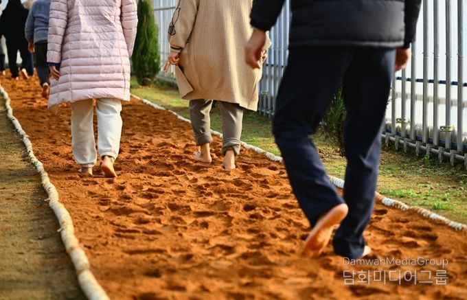 속초시 꽃묘장 맨발 황톳길, 겨울철 운영 성료