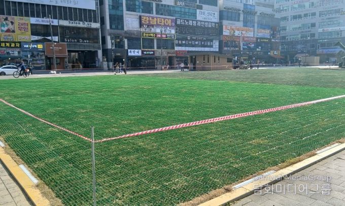 문화의 거리 잔디 광장