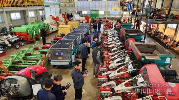 함평군 농업기술센터 불용 임대농기계 현장 공매 모습