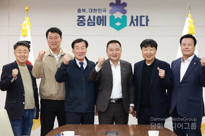 ..김재박 전 LG 감독, 장종훈 전 한화 코치 방문