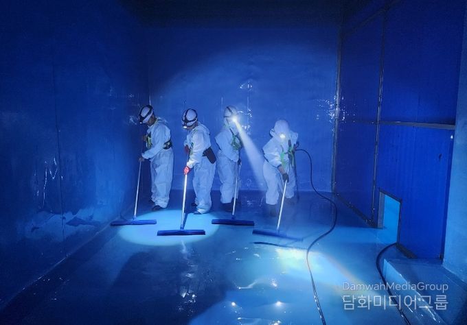 정·배수지 청소 중 모습