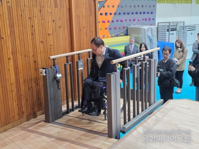 박재용 의원, 교육현장 무대 접근성 체험... 포용적 환경 조성 논의
