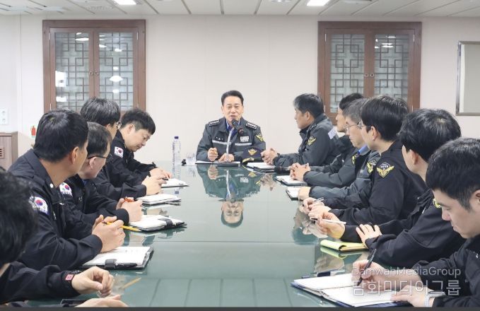 현장부서 지휘관들에게 공직기강 확립을 강조하고 있는백종수 서특단장