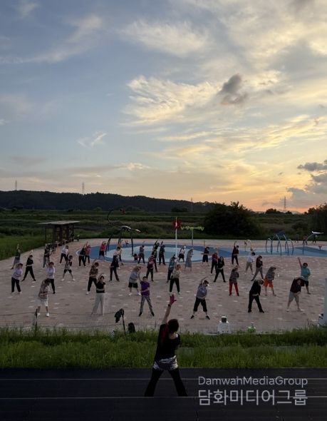 파주보건소, ‘문산노을길 달빛 운동교실’ 운영