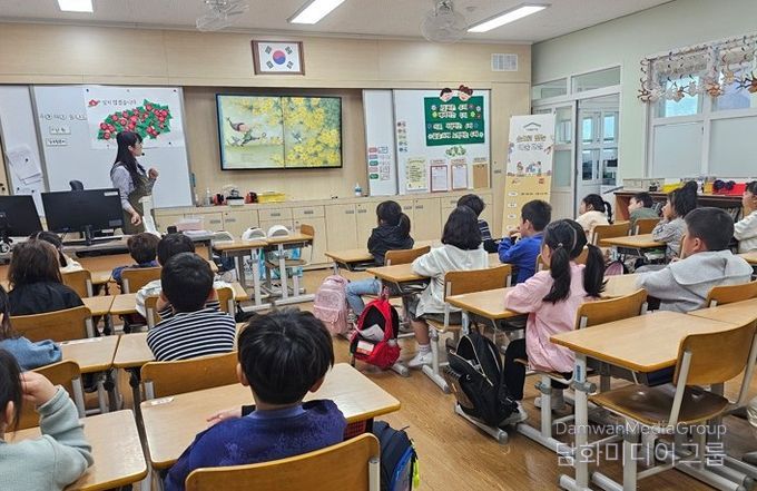 ‘손으로 빚는 예술 교실’ 프로그램