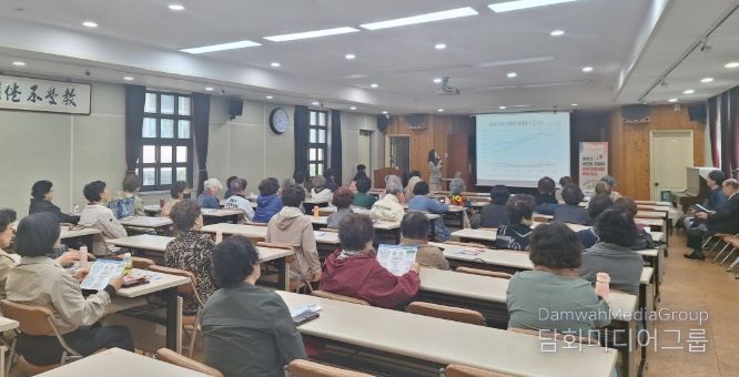 대구 수성구보건소는 지난 15일 대한노인회 수성구지회 노인대학 강당에서 수강 어르신들을 대상으로 ‘성매개감염병 예방 및 관리 교육’을 실시했다.