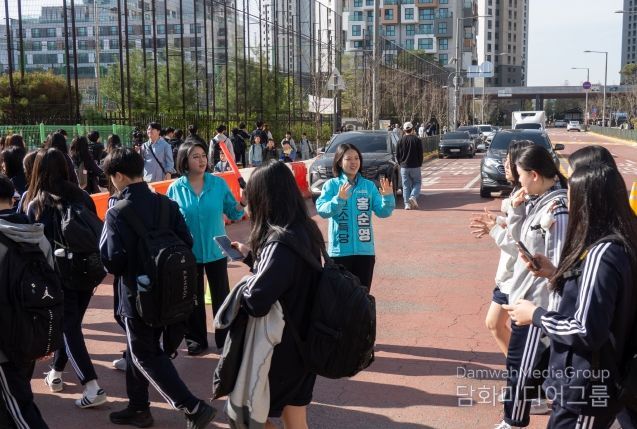 안산 해솔초 등굣길 교통안전지도 참여